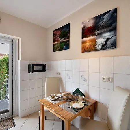 Fred Apartment *